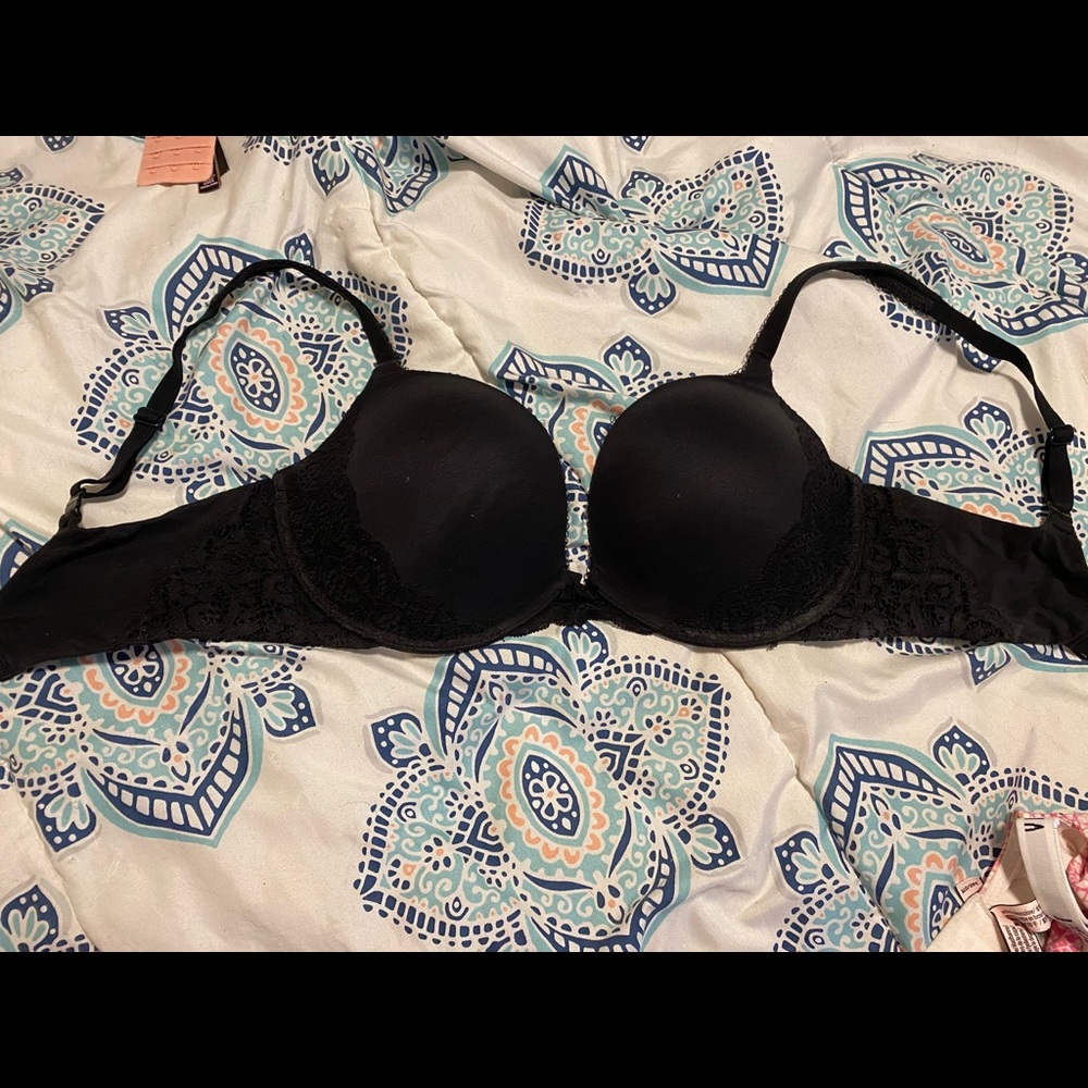 Victoria’s Secret Black Lace Push Up Bra 34DD